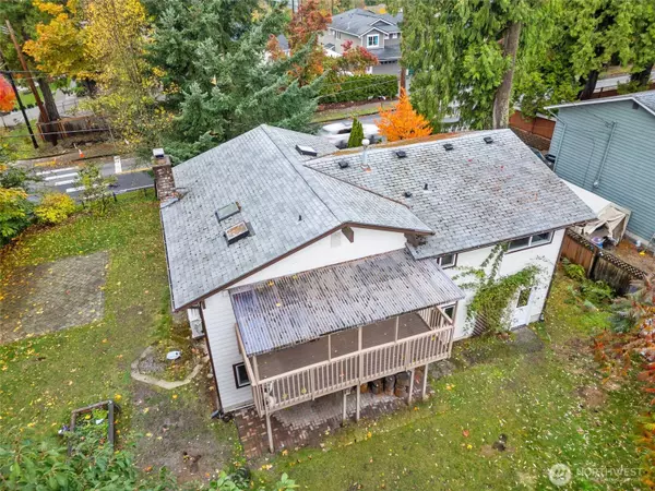 Kirkland, WA 98033,6008 116th AVE NE