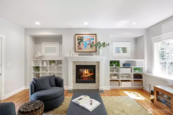 Bainbridge Island, WA 98110,737 Village Circle NW