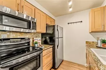 Seattle, WA 98126,6960 California AVE SW #A106