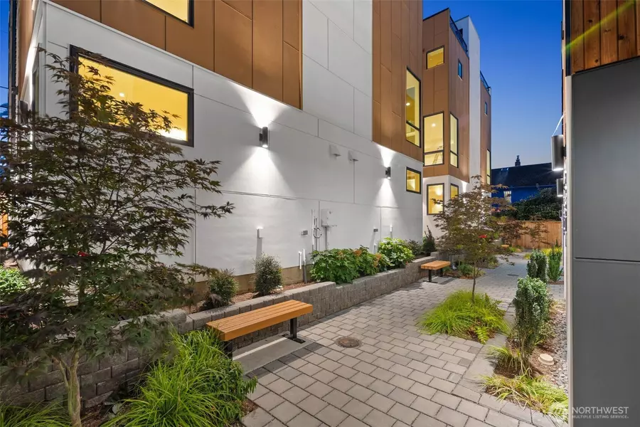 9229 B 16th AVE SW, Seattle, WA 98106