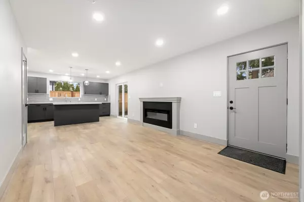 Seattle, WA 98125,13007 1st AVE NE