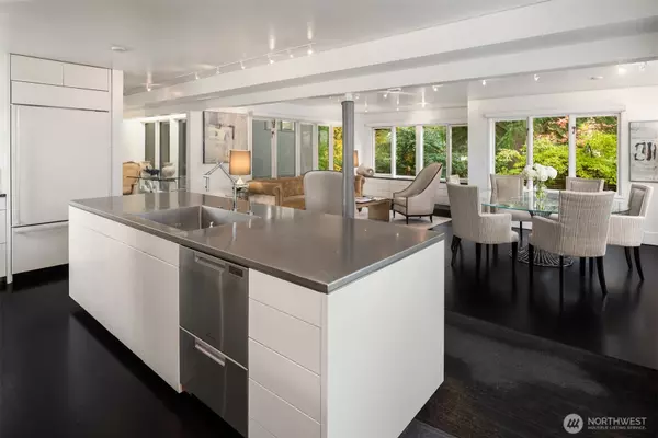 Seattle, WA 98112,1615 39th AVE E