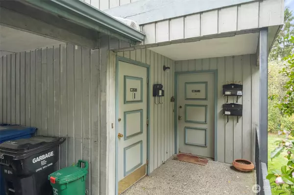 Seattle, WA 98125,13215 35th AVE NE