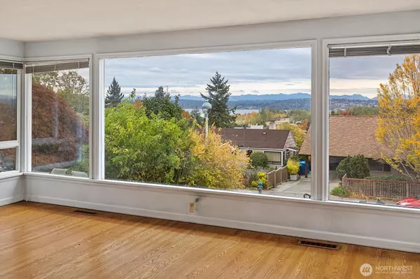 Seattle, WA 98115,7327 58th AVE NE