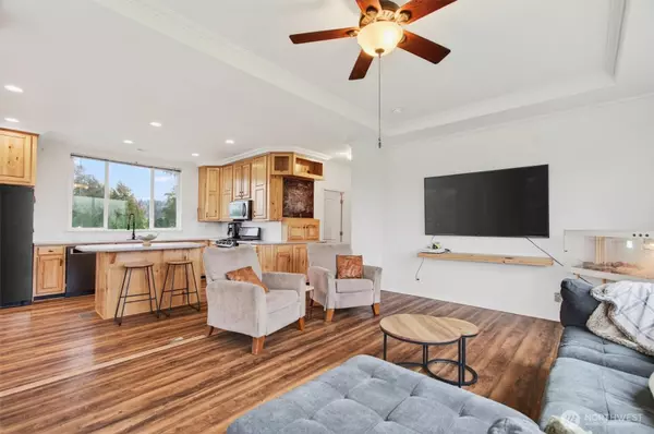 Cathlamet, WA 98612,29 Little Island LN