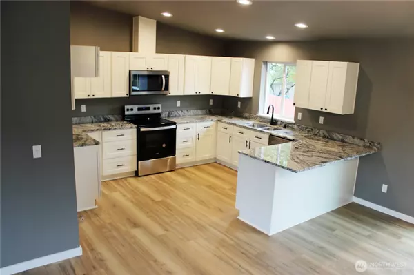 Oakville, WA 98568,208 S Second ST