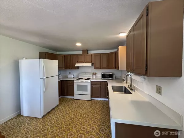 Port Orchard, WA 98366,7265 E Harrison ST #A