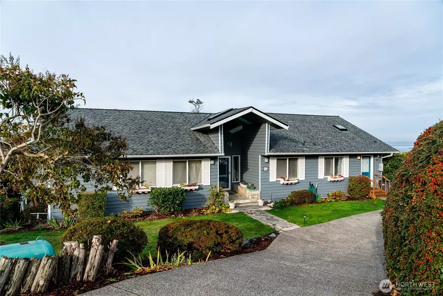 243 Henning DR, Camano Island, WA 98282
