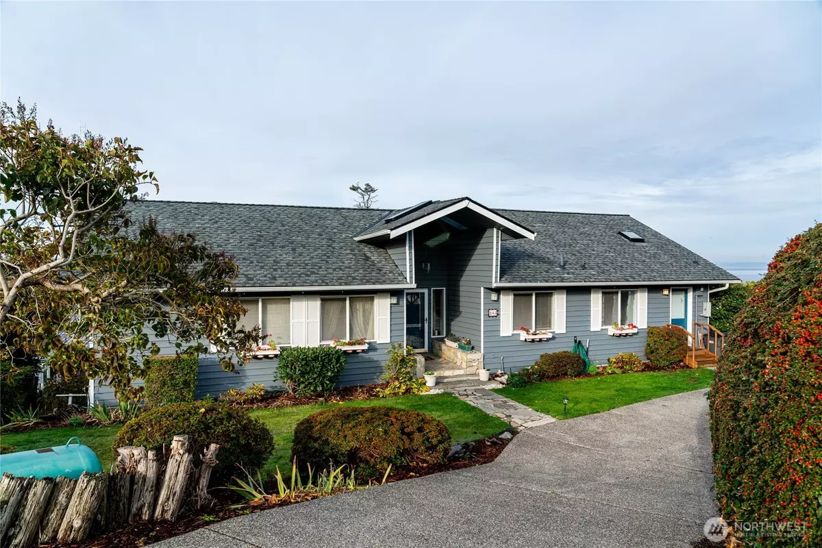 Camano Island, WA 98282,243 Henning DR