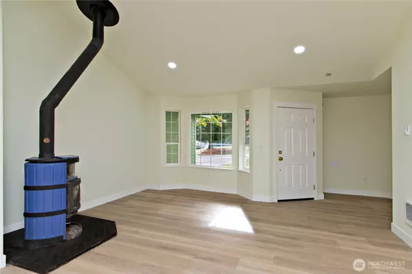 Port Orchard, WA 98366,6417 E Michigan ST