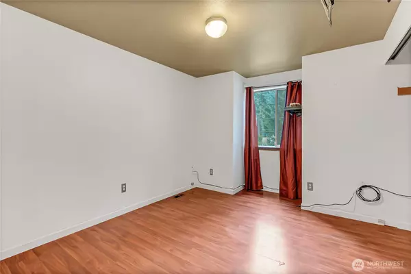 Puyallup, WA 98375,9520 175th Street Ct E