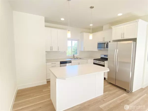 Allyn, WA 98524,19019 E State Route 3 #A