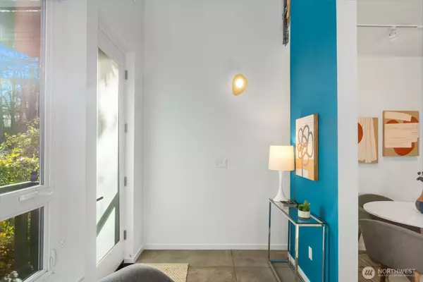 Seattle, WA 98112,418 19th AVE E #B