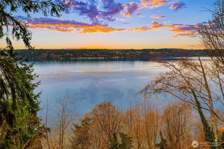 13843 SW 248th ST, Vashon, WA 98070