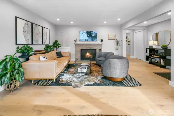 Seattle, WA 98177,10528 15th AVE NW