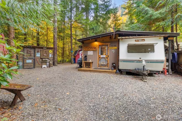 1030 Maple LN, Sumas, WA 98266