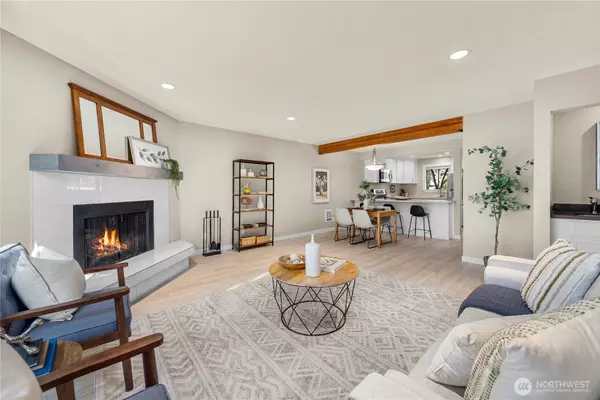 Seattle, WA 98102,210 Boylston AVE E #204