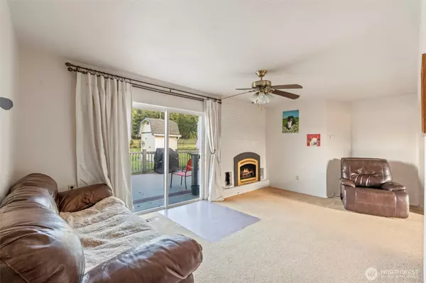 Winlock, WA 98596,450 Hawkins RD