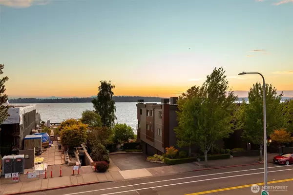 Kirkland, WA 98033,832 Lake ST S