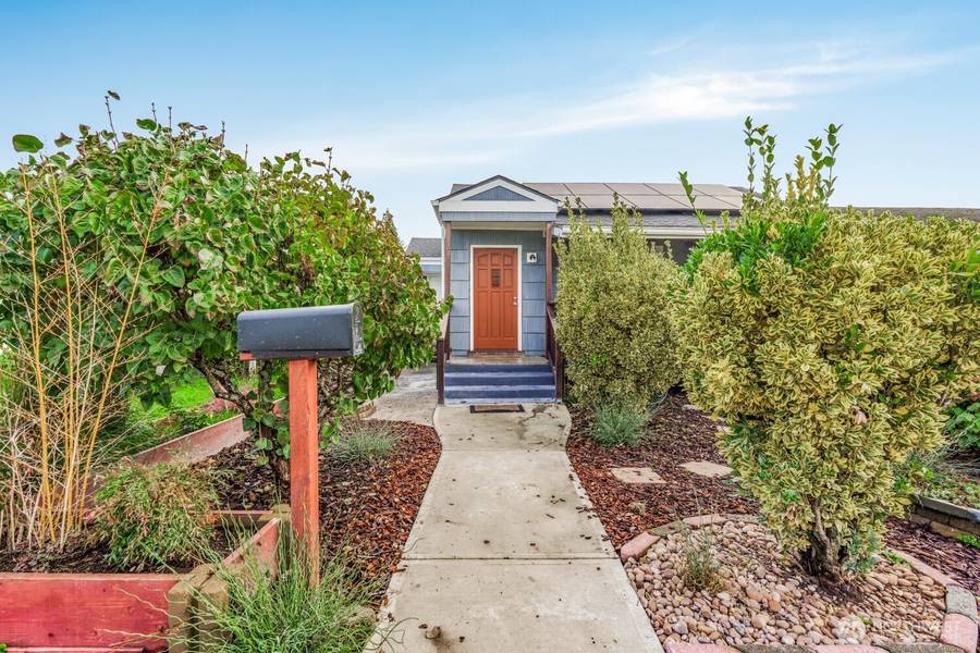 324 28th AVE, Longview, WA 98632