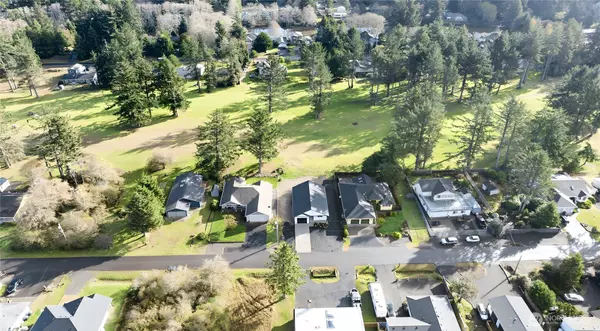 Ocean Shores, WA 98569,262 Octopus AVE NE