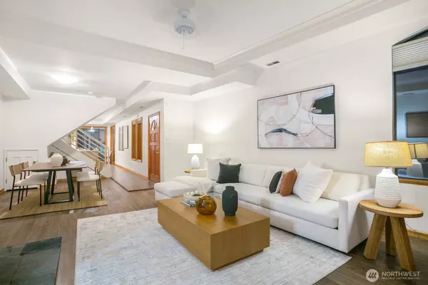 Seattle, WA 98103,7700 E Green Lake DR N #A7