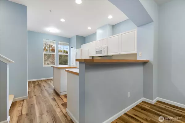 Kent, WA 98032,22607 42nd PL S #1-3