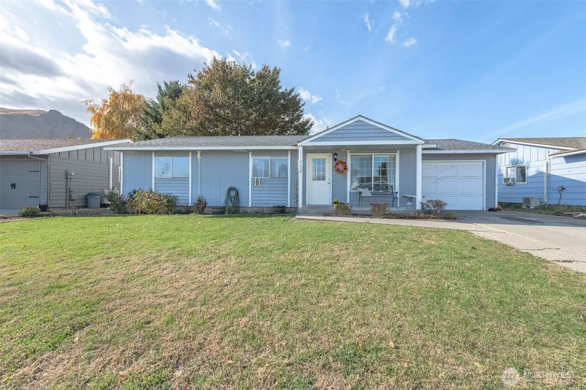 Wenatchee, WA 98801,704 Cherry CT