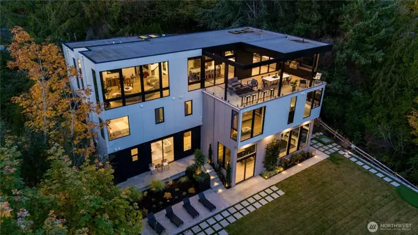 Kirkland, WA 98034,8933 NE 117th PL