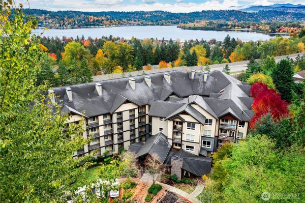 18707 SE Newport Way ##102, Issaquah, WA 98027