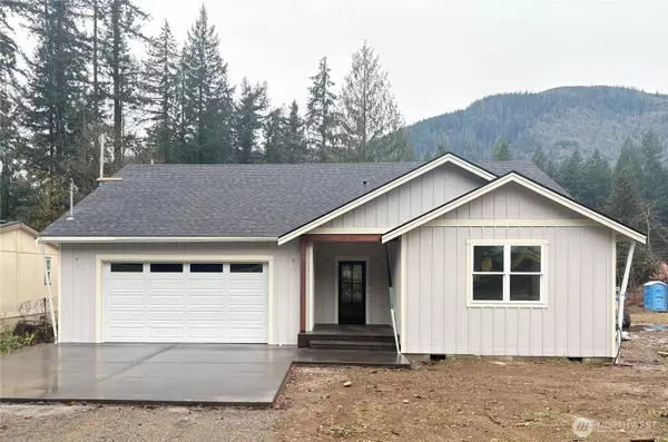 7933 Oregon TRL, Maple Falls, WA 98266