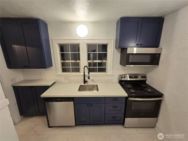 Kelso, WA 98626,604 academy ST