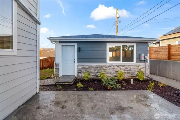 Tacoma, WA 98422,3102 44th AVE NE