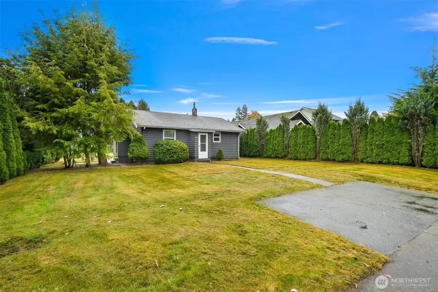 1056 Harrison AVE, Blaine, WA 98230