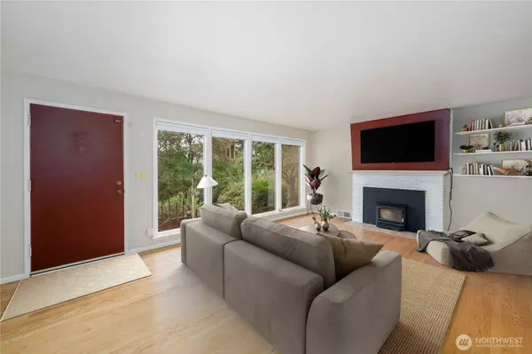 Seattle, WA 98115,9119 17th AVE NE