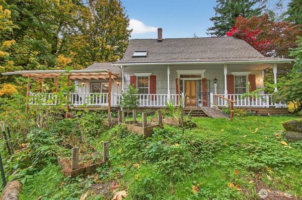 1015 Hazel Dell RD, Castle Rock, WA 98611