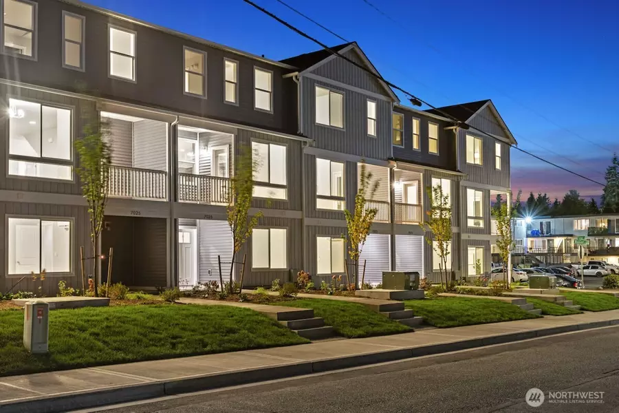 7025 Rainier DR #G, Everett, WA 98203