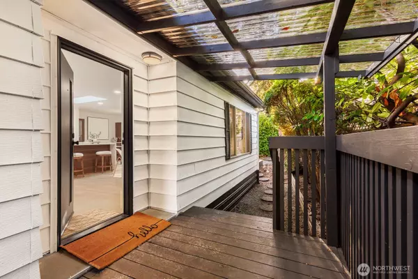 Bothell, WA 98011,19425 Hollyhills DR NE