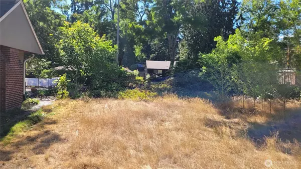 Seattle, WA 98125,11744 35th AVE NE