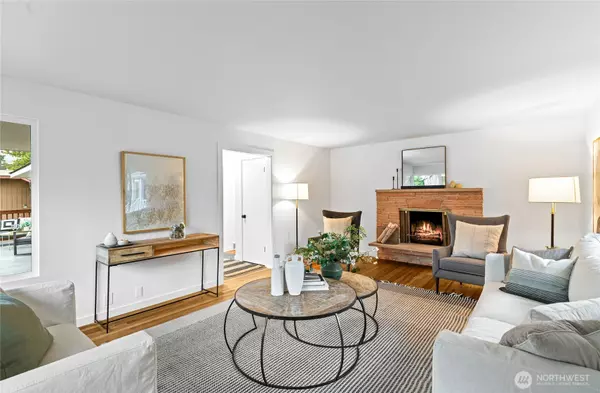 Seattle, WA 98125,11721 24th AVE NE