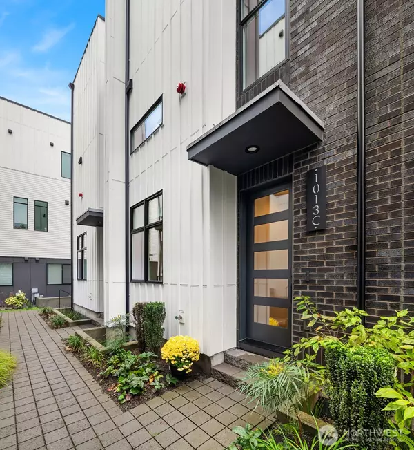 Seattle, WA 98109,1013 C 6th AVE N