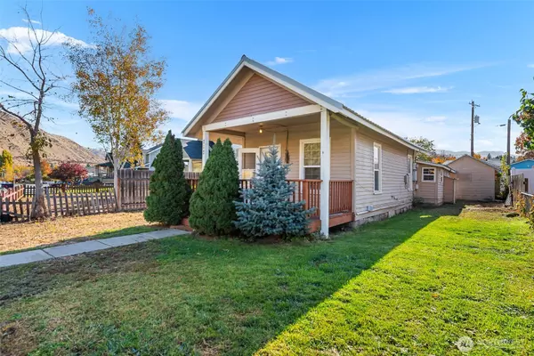 Cashmere, WA 98815,212 Riverside DR