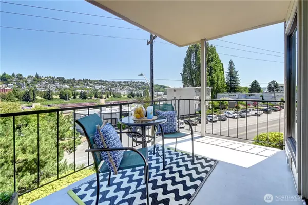 Seattle, WA 98199,2636 22nd AVE W #203