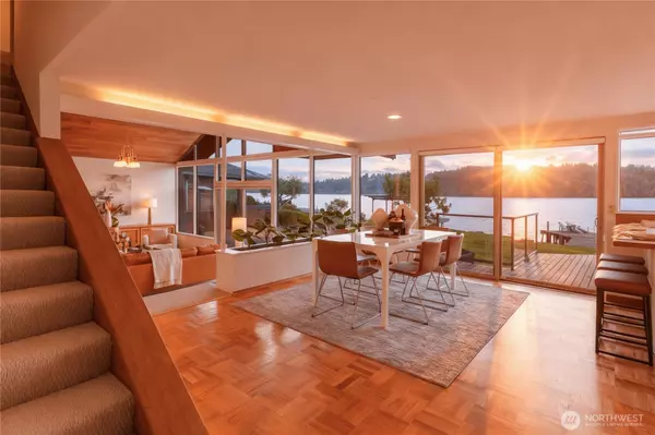 14026 Riviera PL NE, Seattle, WA 98125