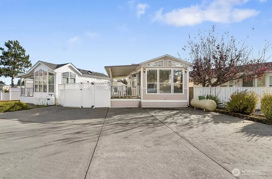 7704 Birch Bay Drive #1211, Blaine, WA 98030