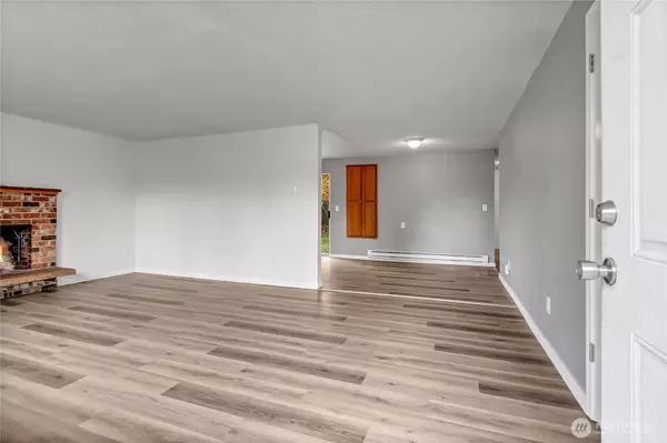 Spanaway, WA 98387,16909 19th AVE E