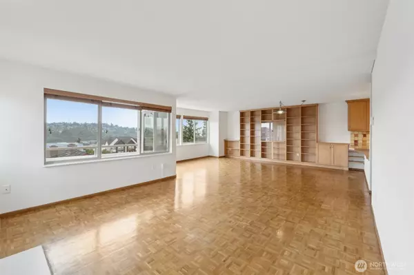 Seattle, WA 98199,1964 26th AVE W #203