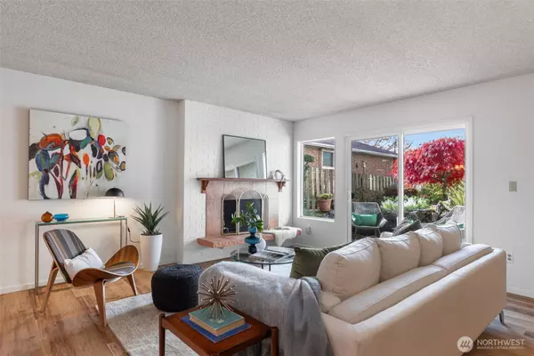 Seattle, WA 98119,2858 32nd AVE W #106