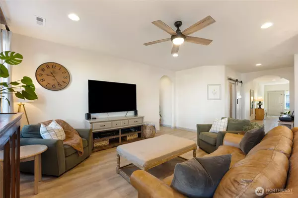 Moses Lake, WA 98837,1326 E Nen DR