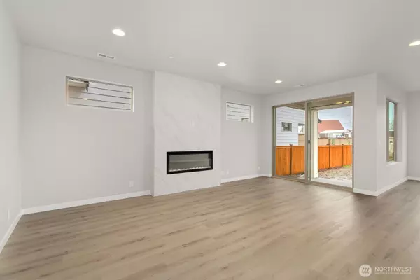 Kent, WA 98042,13228 SE 238th PL #9